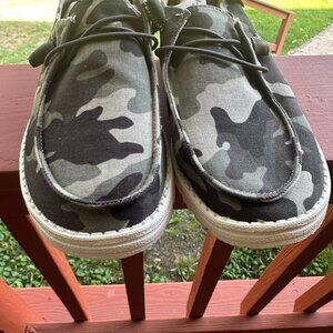 HEY DUDE WENDY CAMO 9